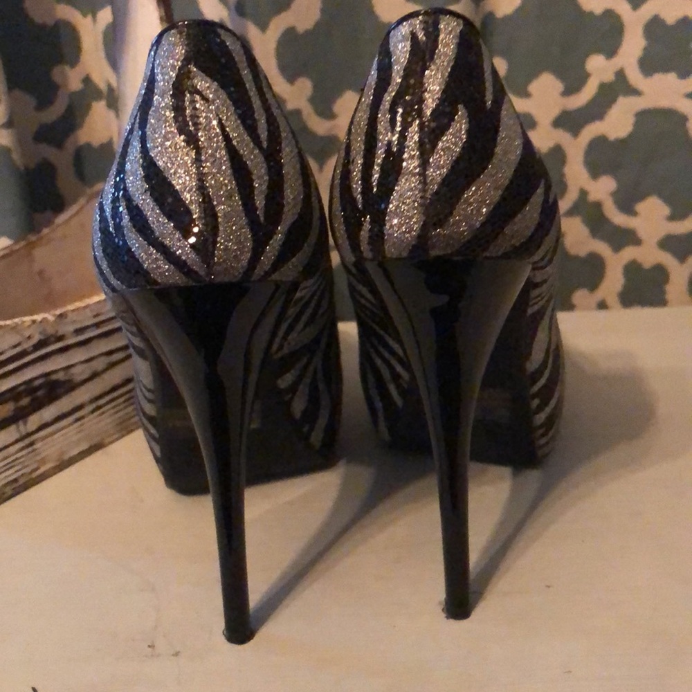 Beautiful Black Heels from Qupid - Picture 6 of 7